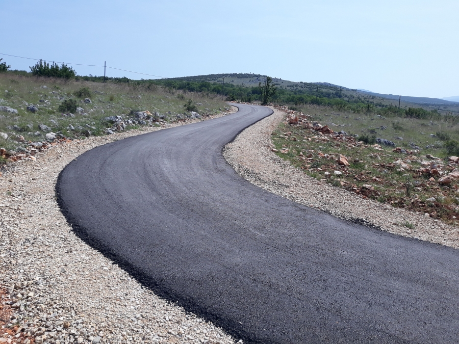 Sanacija nerazvrstanih cesta na području grada Obrovca
